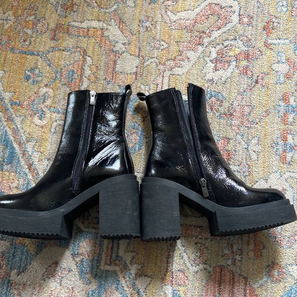 Steve Madden Sawyer Black Patent Leather Platform Ankle Boots size 6 - Picture 4 of 12